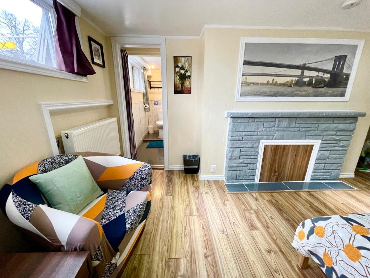Perfect Home-Private Washrooms,Free Parking,High Speed Net Toronto Exterior photo